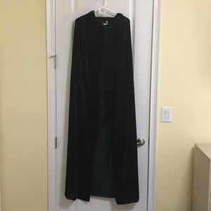 Elegant Green Velvet Cloak